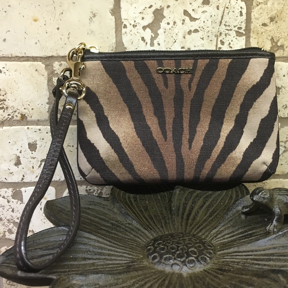 Coach Handbags - COACH Wristlet in hard to find print - NWOT